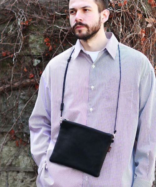 【予約販売9月上旬～中旬入荷予定】【MR.OLIVE E.O.I】 WATER PROOF WASHABLE LEATHER -ZIPPER SMALL SACOCHE サコッシュ(ME680)