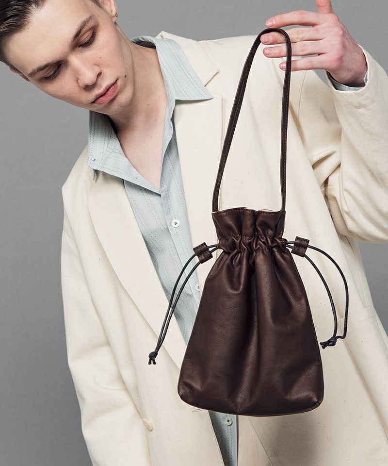 MR.OLIVE E.O.I】 WATER PROOF LIGHT LEATHER -DRAWSTRING BAG 巾着