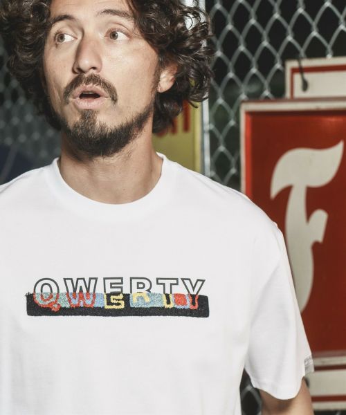 30%OFF【QWERTY(クワーティー)】CROSS Q WAVE SS T-SHIRTS Tシャツ