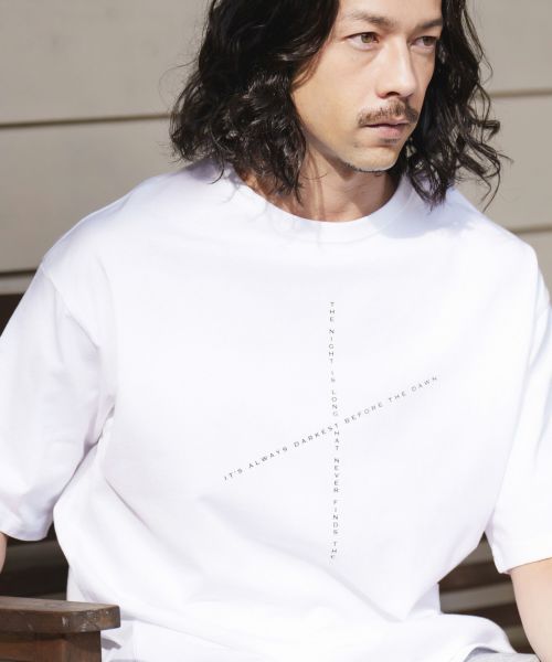 【CAMBIO(カンビオ)】 ビッグシルエットプリントTシャツ（famous quoteクロス）(2301038MCB)