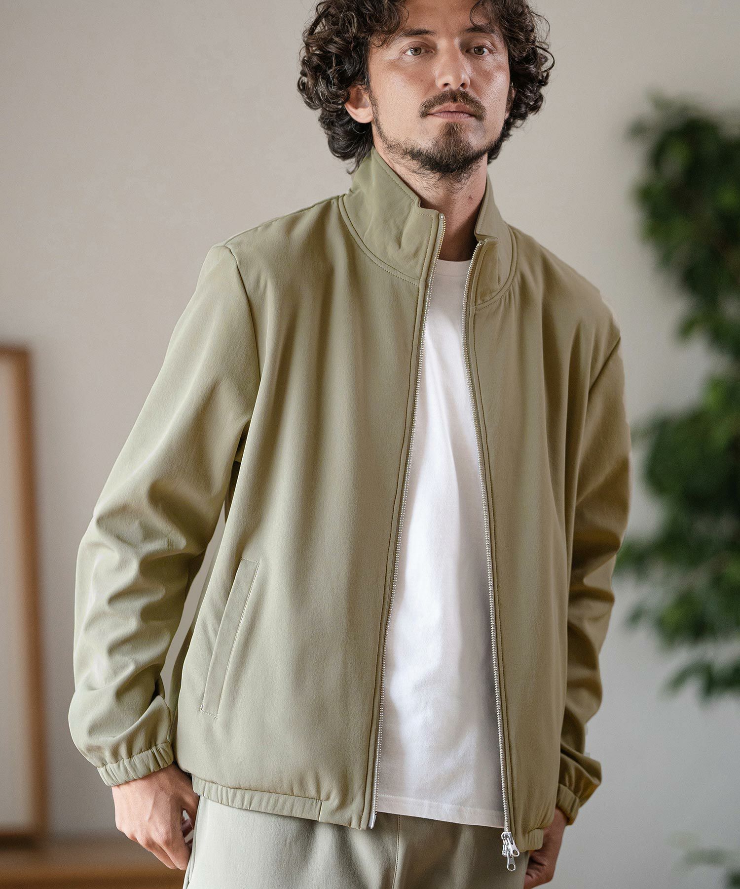 50%OFF【Magine(マージン)】BRUSHED STRETCH NYLON STAND COLLAR