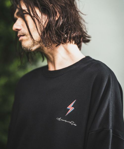 NOISESCAPE(ノイズスケープ)】Multi embroidery design sweatshirt