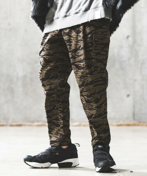 NOISESCAPE(ノイズスケープ)】Double knit material cargo pants