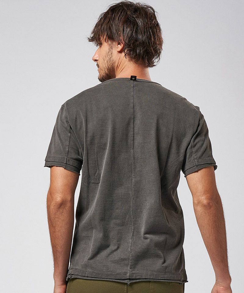 TOMFORD ホケットティテルクルネックTシャツ 【関税込】 楽天市場】トムフォード t シャツの通販