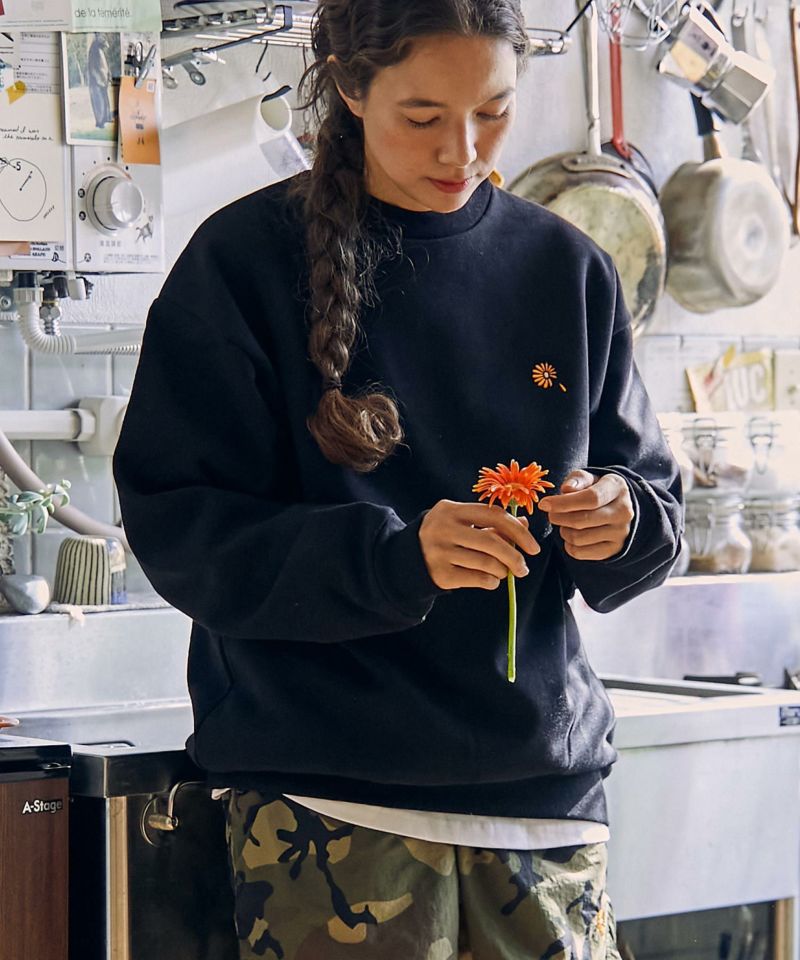 un-filled(アンフィルド)】GERBERA EMB SUPER HEAVY WEIGHT CREW SWEAT スウェット(SDUF-2324)  | CAMBIO カンビオ