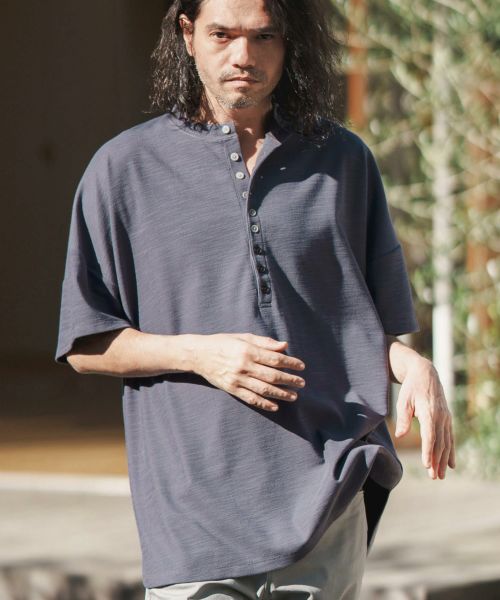 【CAMBIO(カンビオ)】Gradation Button Henley Neck Short Sleeve Cut sew Tシャツ(S22824cmb)