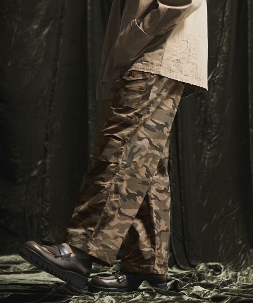 【ANGENEHM(アンゲネーム)】 Motif of royal navy camouflage trousers トラウザーパンツ(AG02-021sce)
