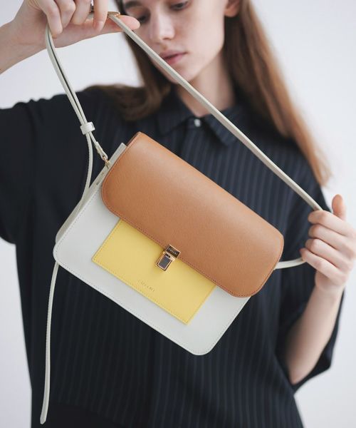CULLNI(クルニ)】Square leather shoulder bag レザーショルダーバッグ 