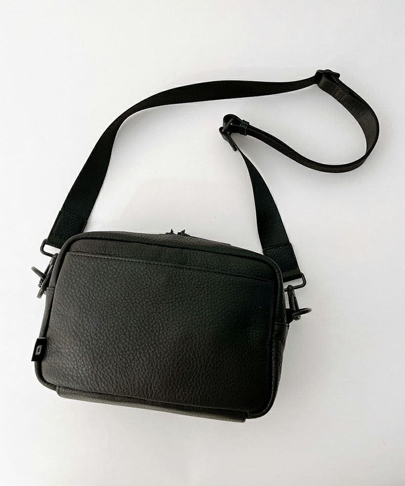 【関税込】 プチ ブーアーユー ショルダーバッグ - ブラック waku(ワク)】『KURO Series』横型ショルダーBAG バッグ(WK-0085