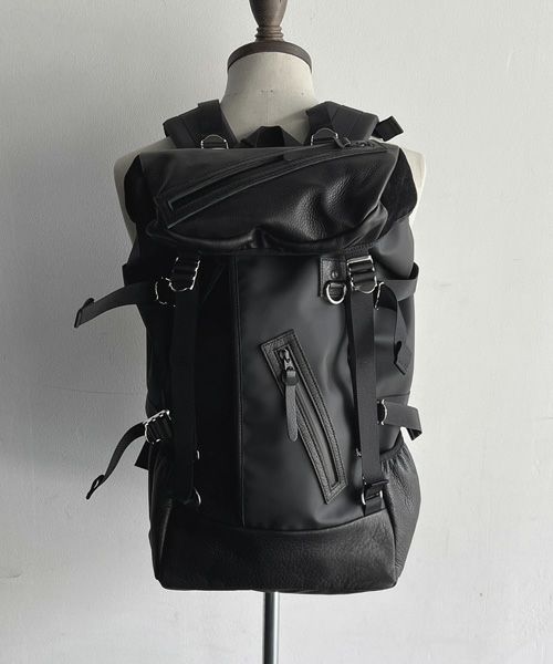 【DECADE(ディケイド)】【予約販売ご注文から1週間後出荷】 Matte　Polyurethane×Cow Leather Backpack  バックパック（リュック）(DCD-00400N)