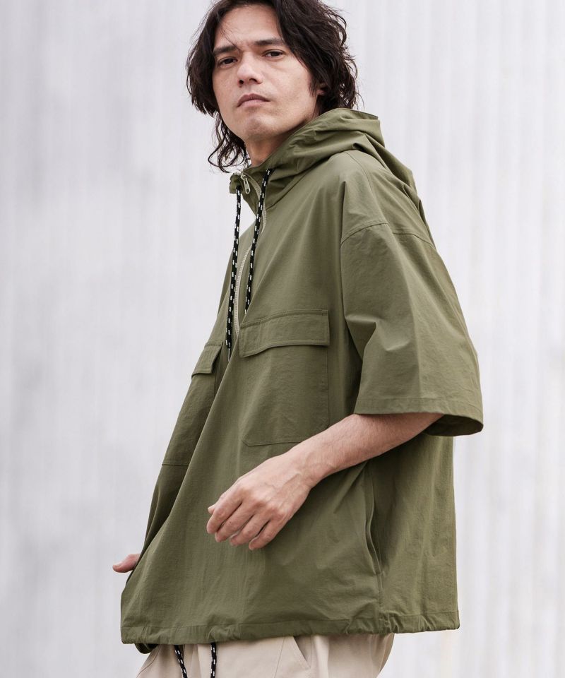 CAMBIO(カンビオ)】ストレッチナイロンマウンテンパーカーMサイズオリーブ色 50%OFF【CAMBIO(カンビオ)】Stretch Nylon Diagonal Zipper