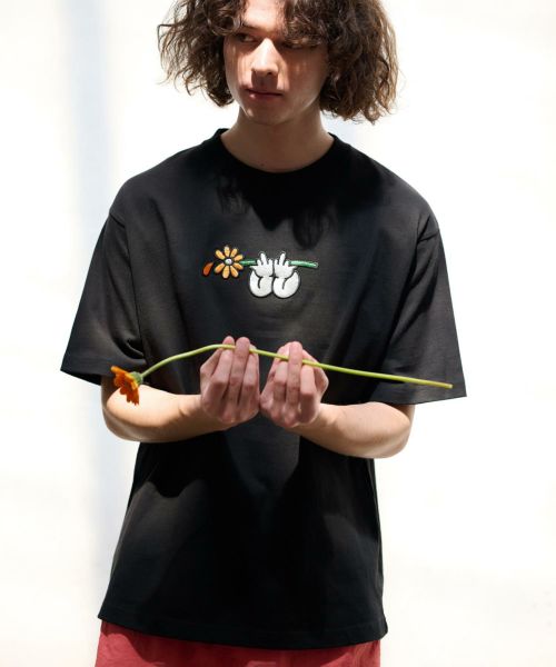 【un-filled(アンフィルド)】GERBERA HAND EMB HEAVY WEIGHT-T Tシャツ(SDUF-2406)