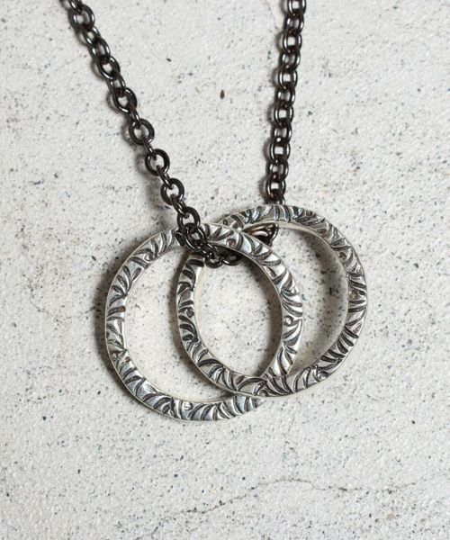 【VIVIFY(ビビファイ)】 【予約販売ご注文から1ヶ月半後出荷】 Side Arabesque Twin Link Glasses Holder Necklace(M) リンクトップ(VFN-315)