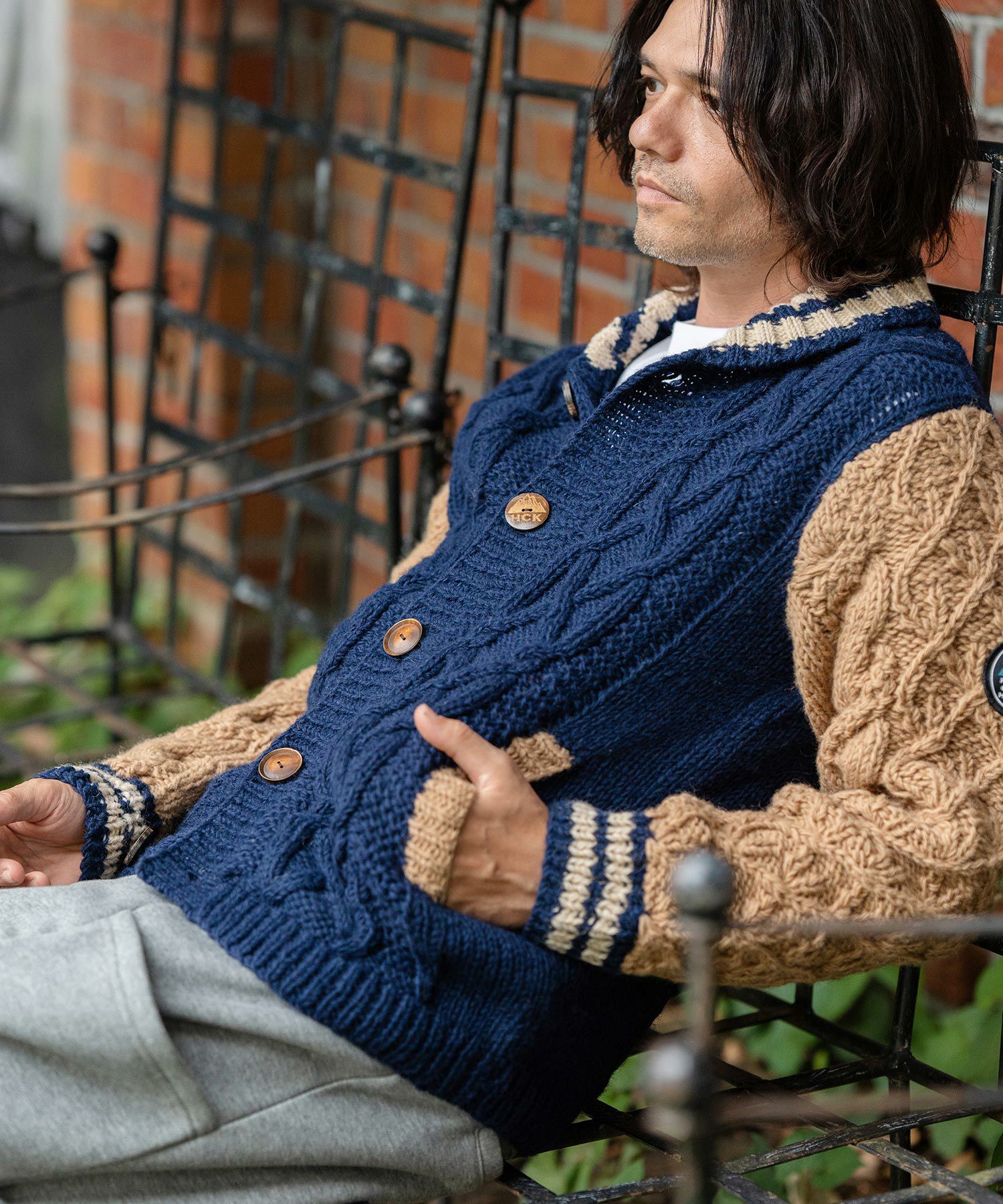 CAMBIO(カンビオ)】【HIMALAYAN CLIMBERS HAND-KNIT】手編みスタジャン 