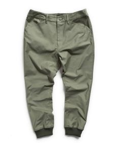 45．KHAKI