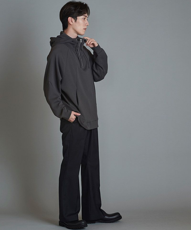 50%OFF【NO ID.(ノーアイディー)】ﾎﾞﾘｭｰﾑﾈｯｸﾊｰﾌZIPﾊﾟｰｶ(855006-830T