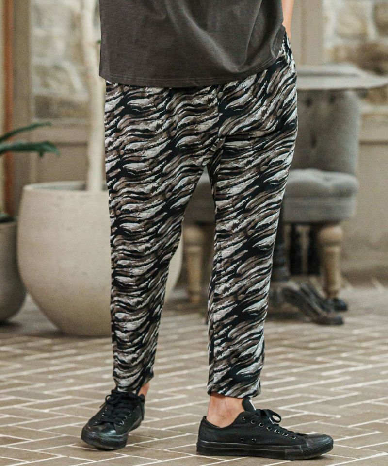 上等な Geometric CAMBIO(カンビオ)】 Pattern Easy Tapered Relax パンツ