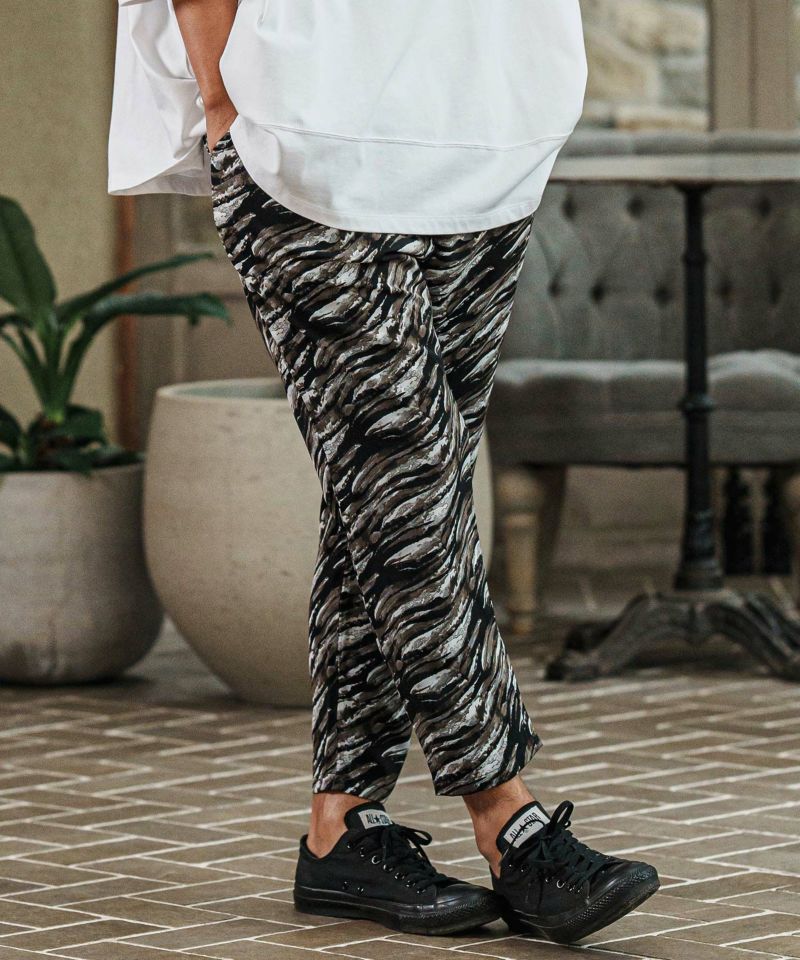 から厳選した Geometric CAMBIO(カンビオ)】 Pattern Easy Tapered Relax パンツ