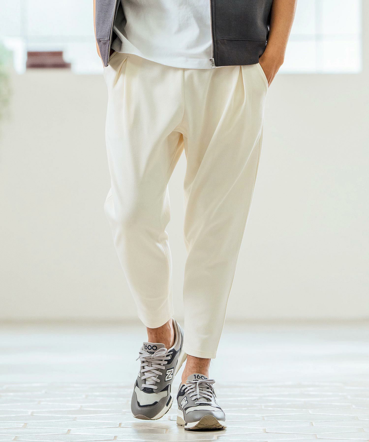 OFF WHITE