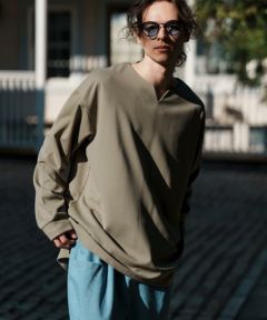 【TESS】キーネックサイドスリットビックロンT 黒/M 春夏新作　カンビオ TESS】キーネックサイドスリットビックロンT黒/L 春夏新作