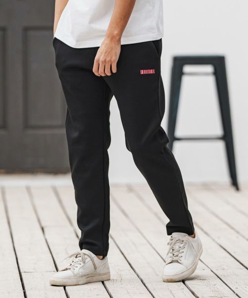 【felkod(フィルコッド)】Embroidery Cardboard Knit Pants ダンボールニットパンツ(F25S350)