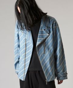 L．BLUE
