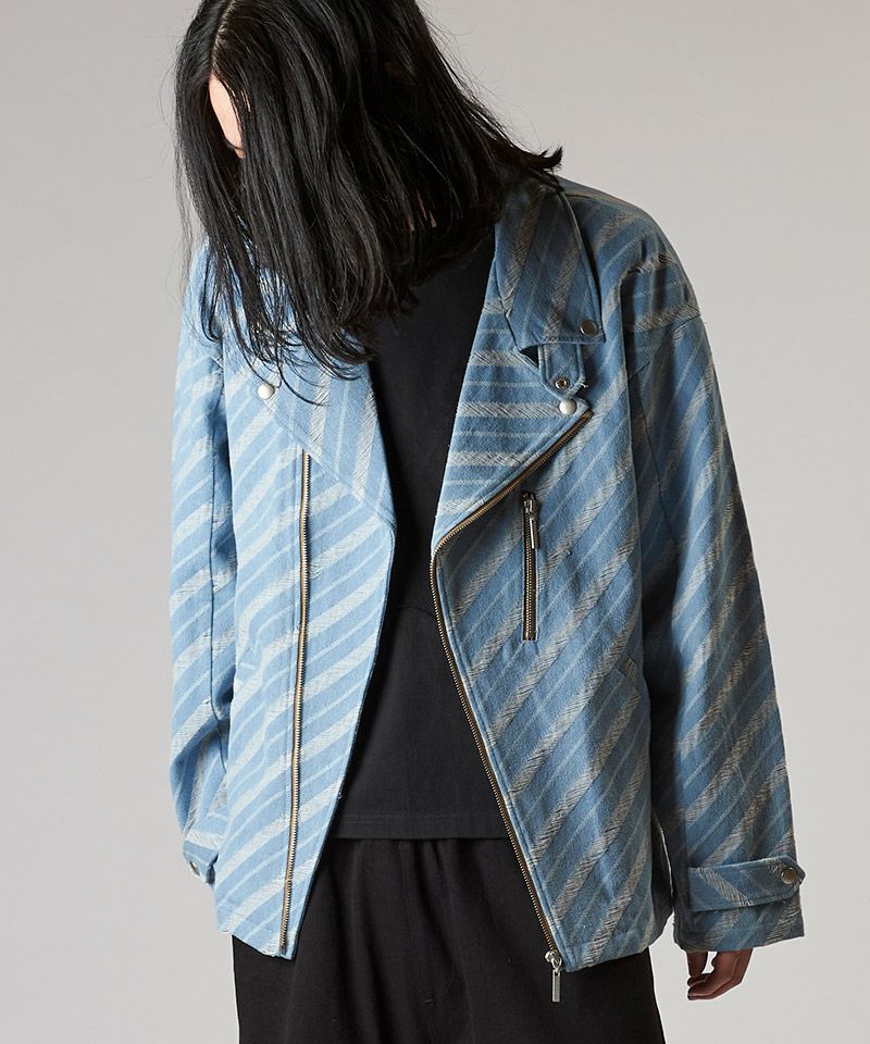 L．BLUE