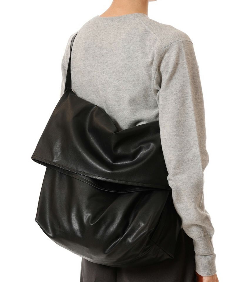 アタッチメント attachment パケッタレザー ショルダーバッグ ブラック ATTACHMENT / アタッチメント 】別注 ショルダーショッピングバッグ