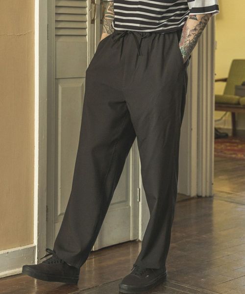 【MROLIVE(ミスターオリーブ)】QUICK-DRYING SHEERSUCKER -RELAX TAPERED EASY PANTS イージーパンツ(M252109)