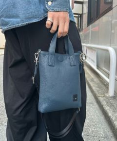 ネイビー