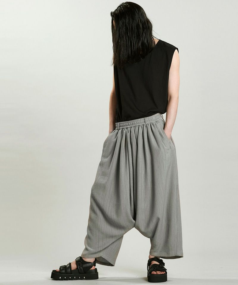 NO ID. ブラック サルエルパンツ サイズ2 NO ID. ノーアイディー シンセティックレザートラックサルエル