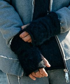 09．all black