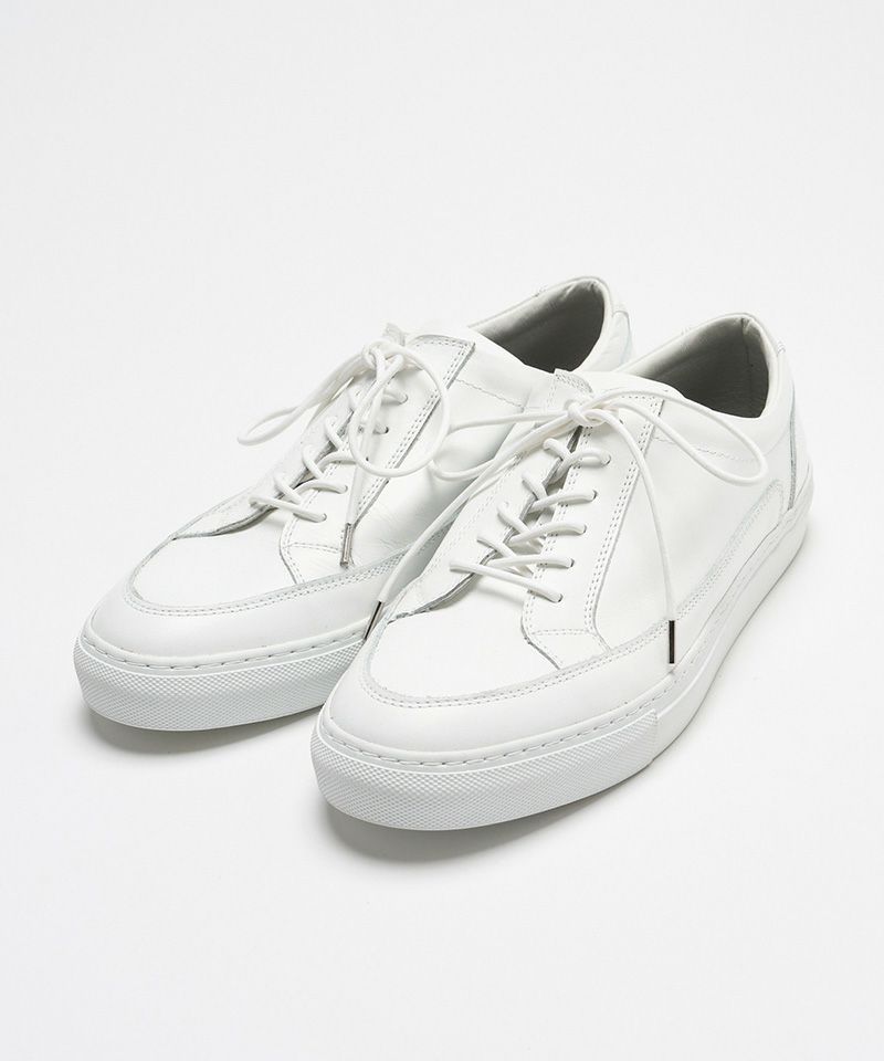 10．white