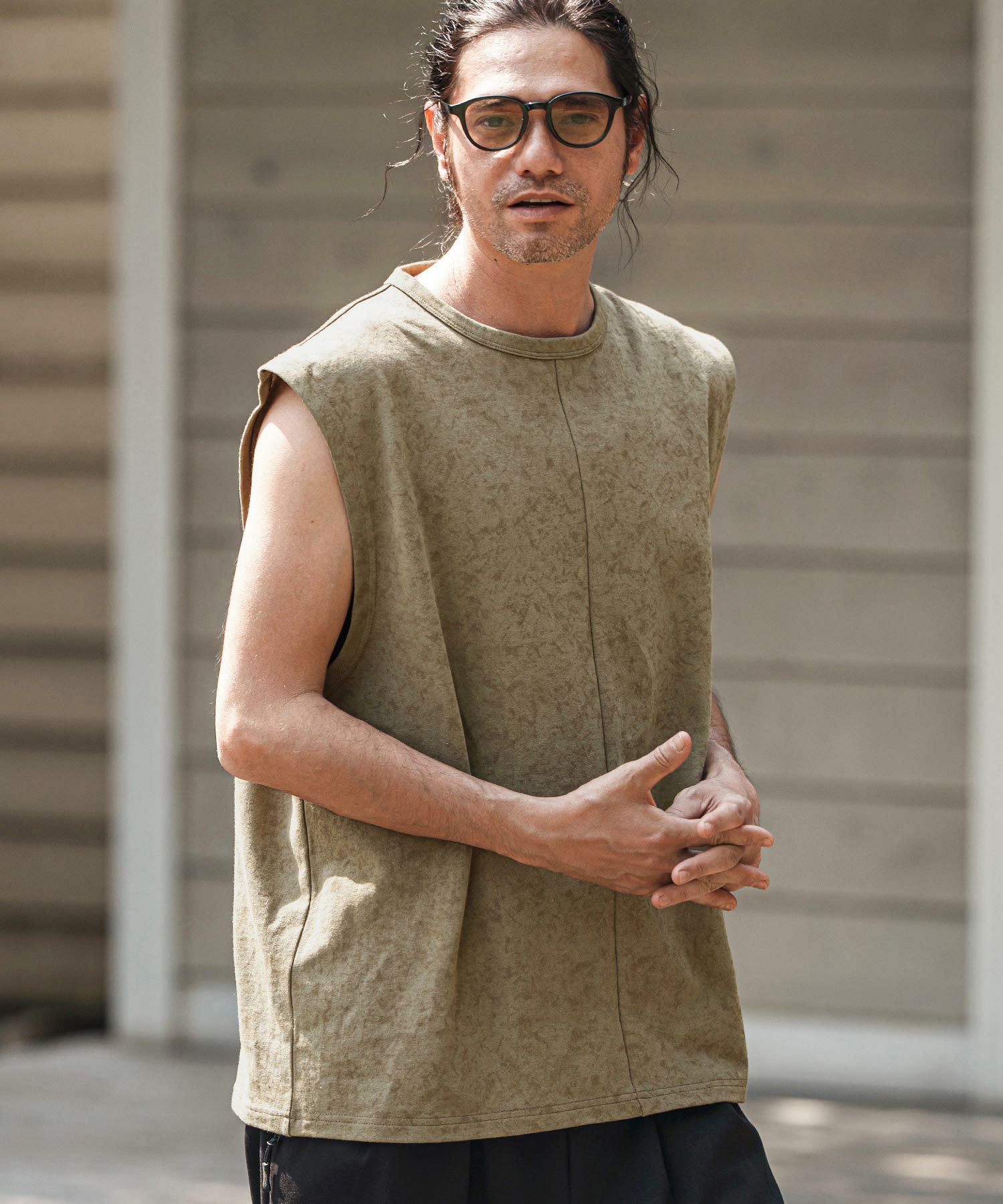 KHAKI