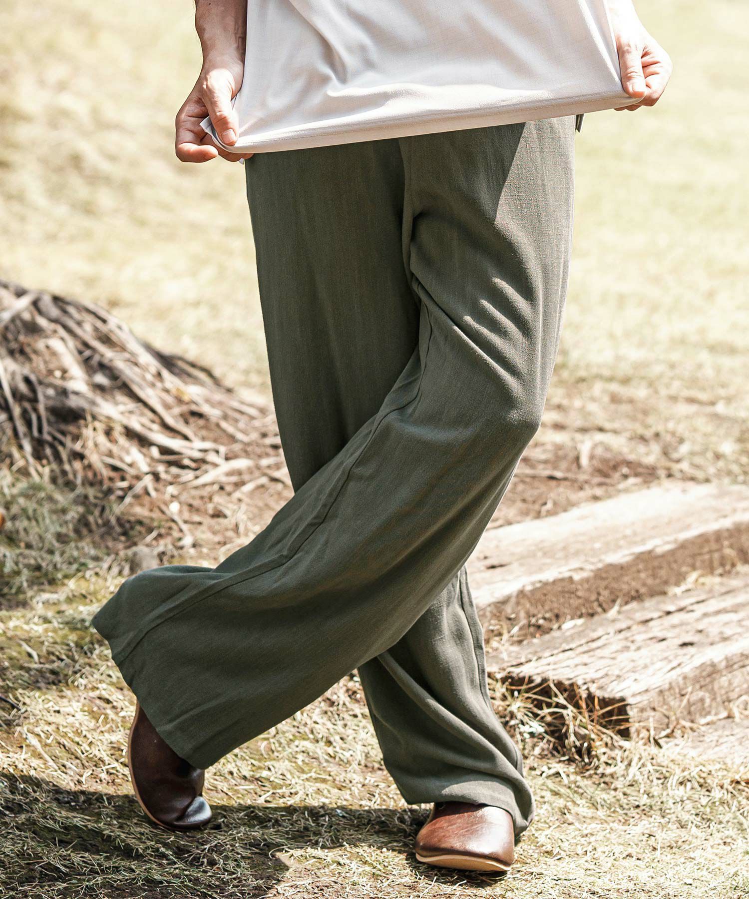 D.KHAKI