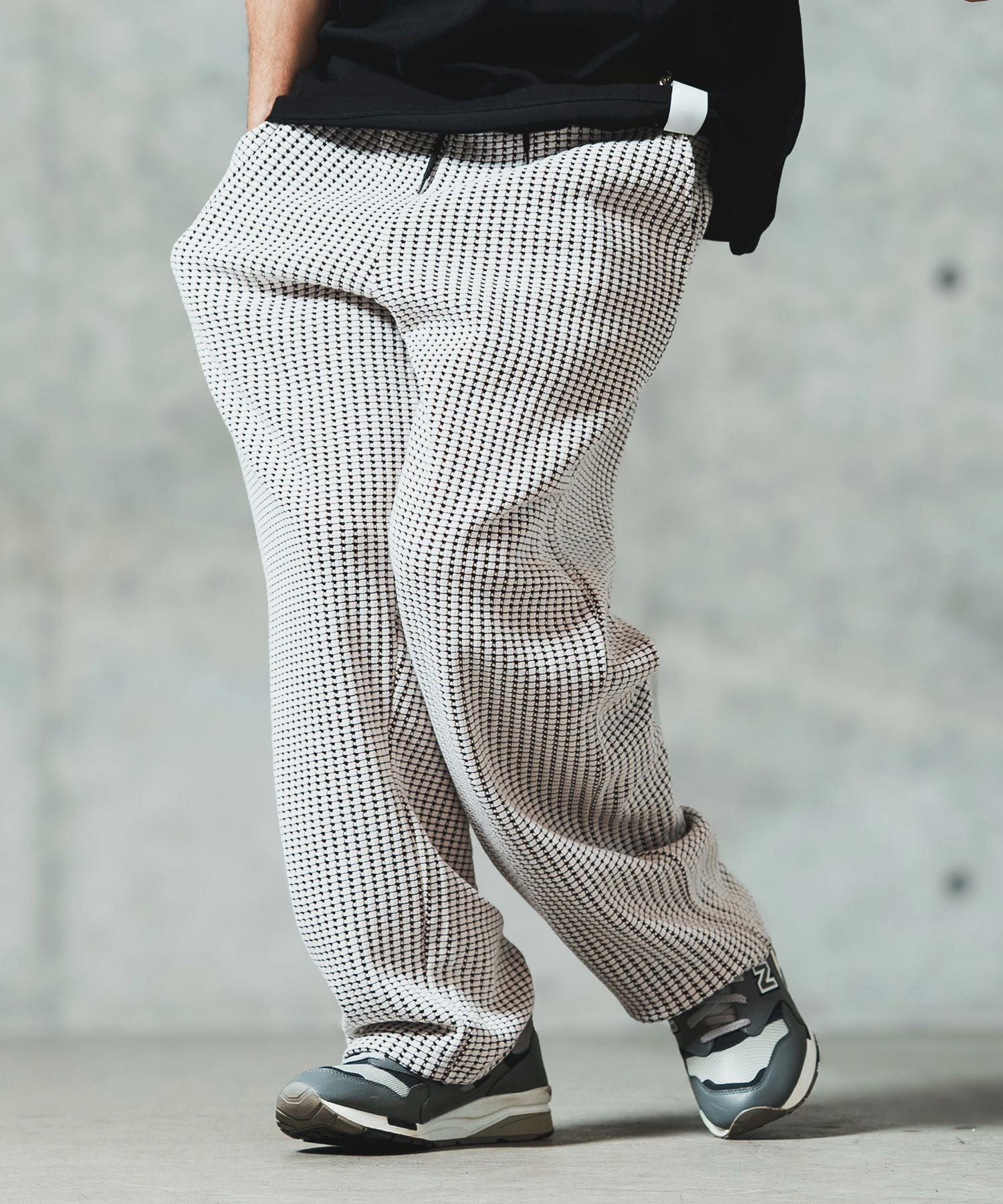 OFF.WHITE×BROWN