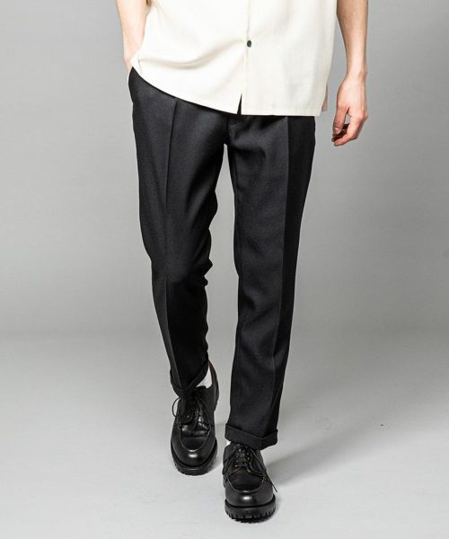 【MROLIVE(ミスターオリーブ)】【予約販売9月上旬～中旬入荷】RETORO POLYESTER TWILL -EASY ONE PLEATS STA-PREST TAPERED PANTS イージースラックス(M-222120)