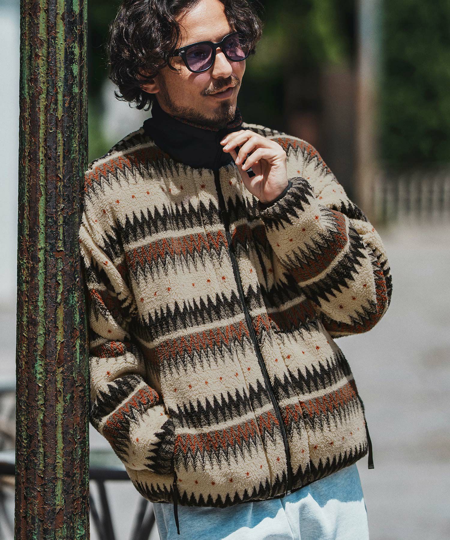 beige