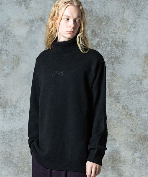 【glamb(グラム)】【予約販売8月下旬～9月上旬入荷】Spin Logo Turtle Neck Knit スピンロゴタートルネックニット(GB0325-KNT13)