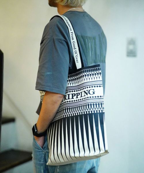 【EGO TRIPPING(エゴトリッピング)】【予約販売8月中旬～下旬入荷】ARROWHEAD TOTE トートバッグ(693551)