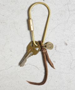 ダークブラウン