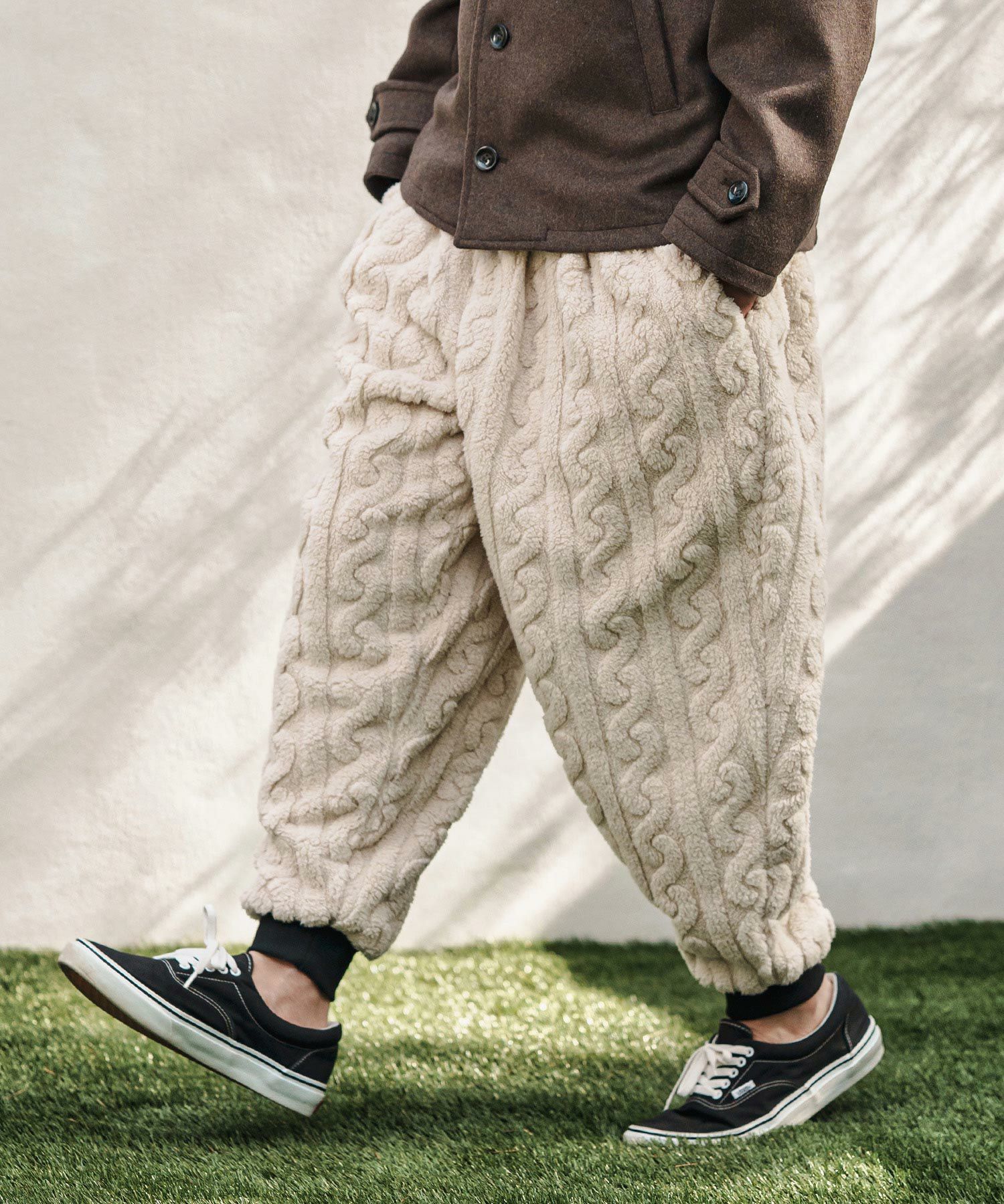 LIGHTBEIGE