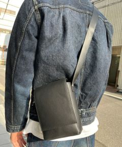 ブラック