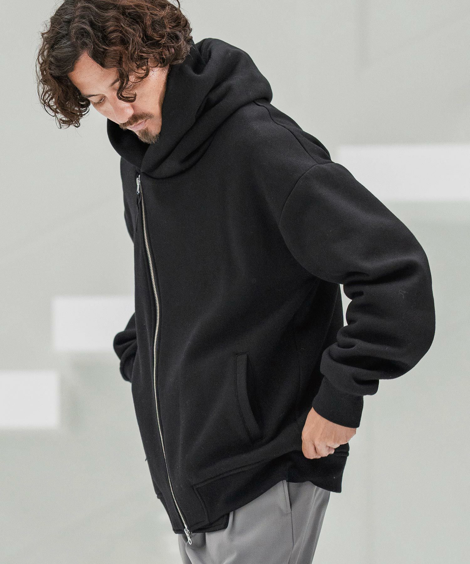 CAMBIO(カンビオ)】Brushed Lining Sweat Diagonal Zipper Design