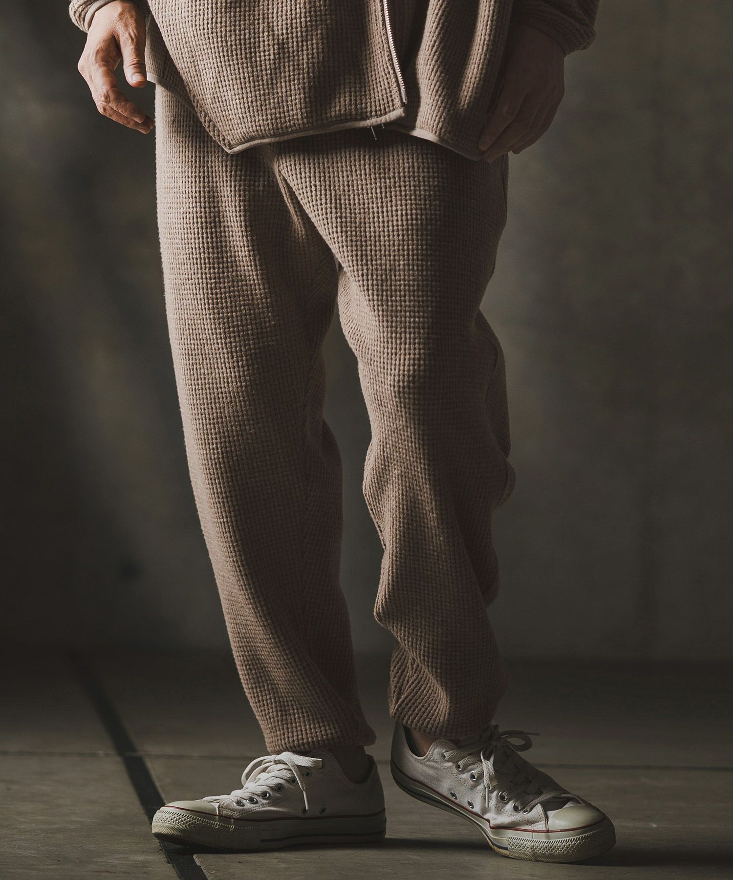 D.BEIGE