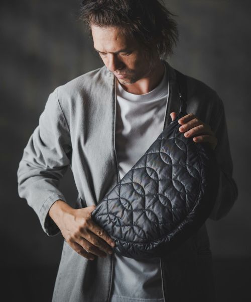 【GLIMCLAP(グリムクラップ)】【予約販売7月下旬～8月上旬入荷】Half moon form bag -Wave quilt fabric- ハーフムーンバッグ(19-008-gla-cf)