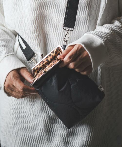【GLIMCLAP(グリムクラップ)】【予約販売7月下旬～8月上旬入荷】Clasp design mini bag-Wave quilt fabric- ミニバッグ(19-006-gla-cf)