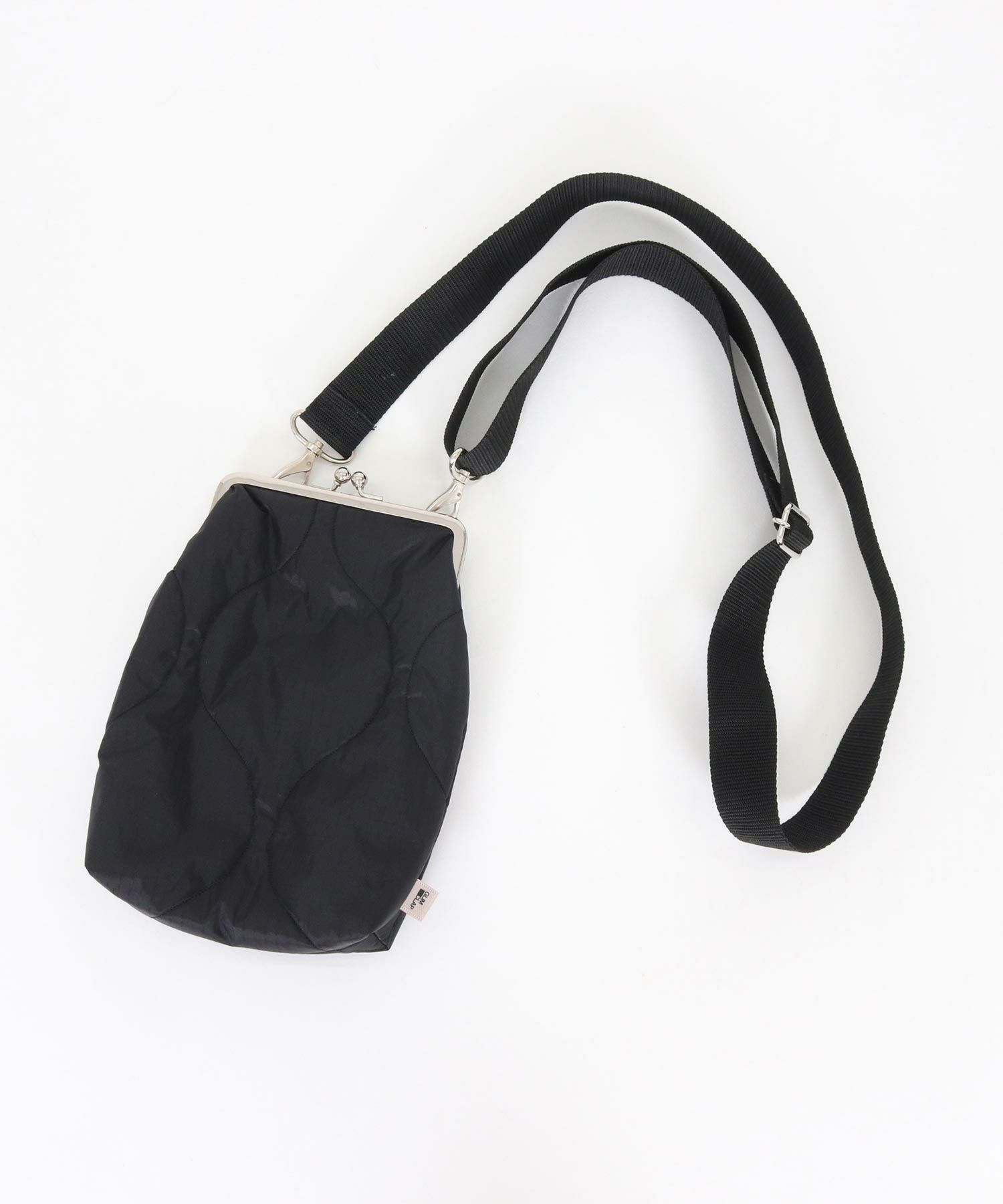 GLIMCLAP(グリムクラップ)】Clasp design mini bag-Wave quilt fabric