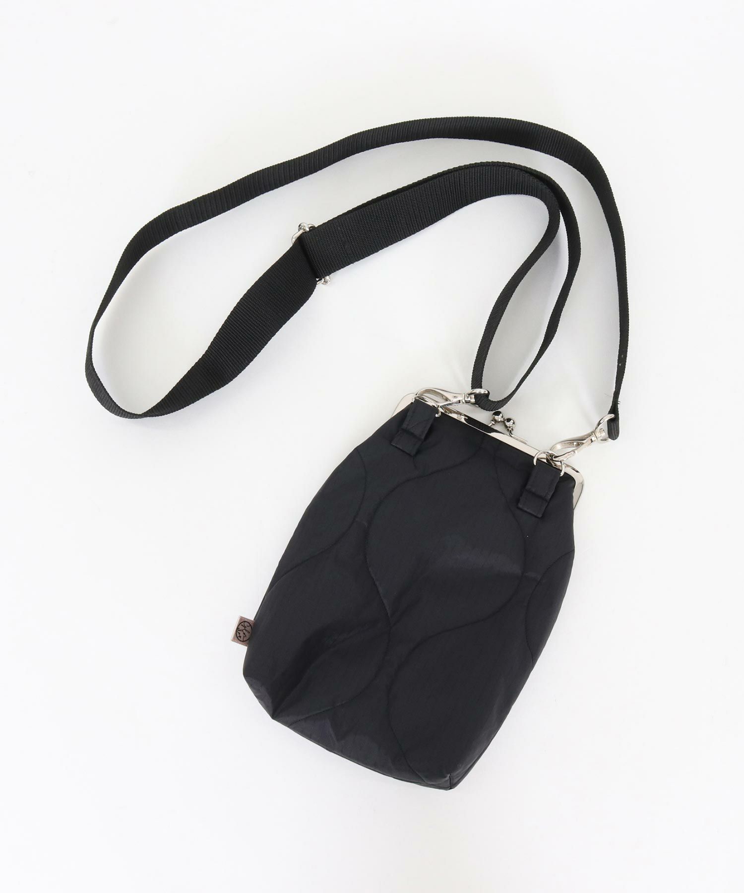 GLIMCLAP(グリムクラップ)】Clasp design mini bag-Wave quilt fabric