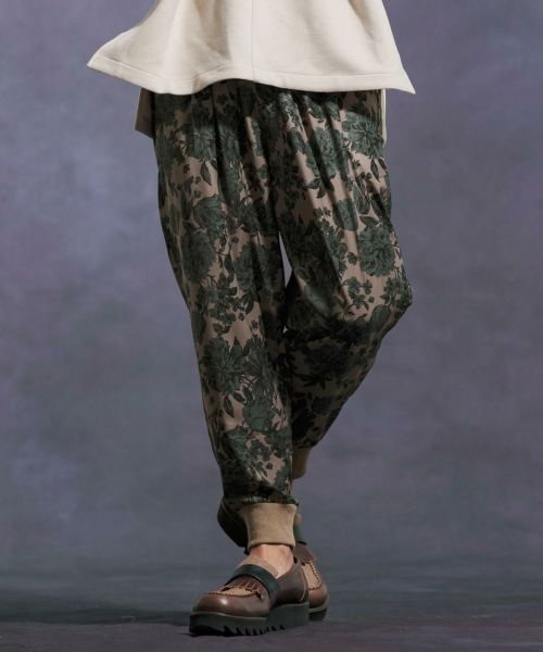 【Jih Nunc(ジーヌンク)】【予約販売10月上旬～中旬入荷】フラワー総柄タックリブパンツ(JIH-R1099)
